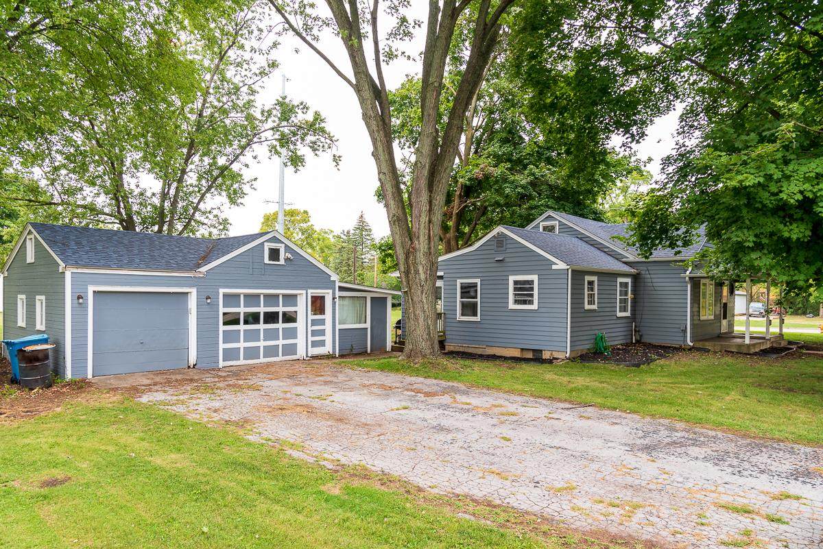 1901 Maple Street - Photo 1