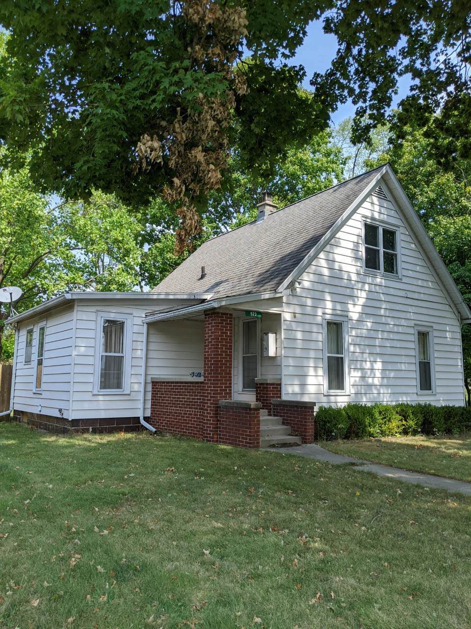 523 Ogle Street - Photo 1