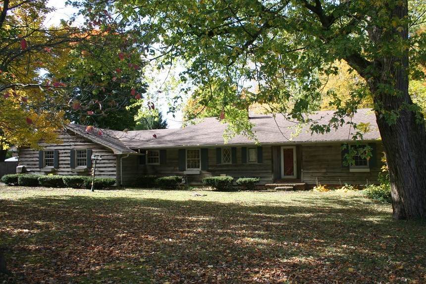 752 Burlington Avenue - Photo 1