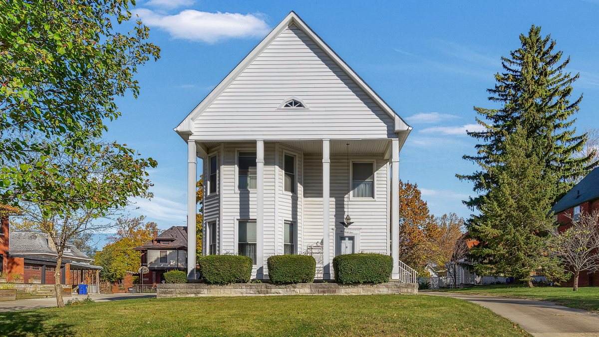 534 Sycamore Street - Photo 1