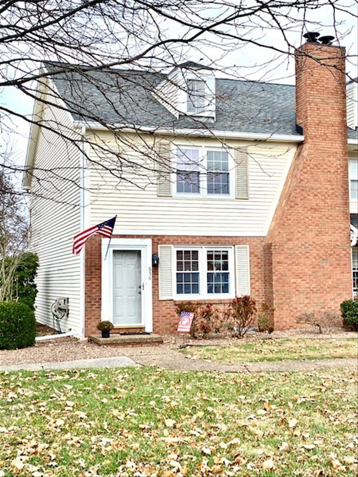 656 Kingswood Drive - Photo 1