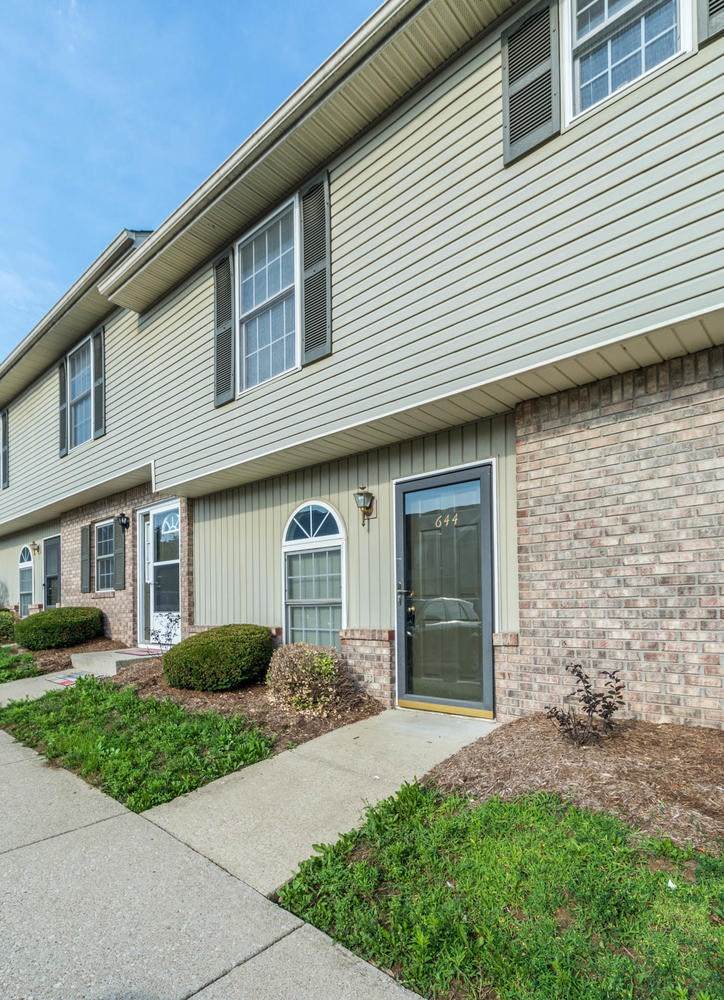 644 Sherwood Hills Drive - Photo 1