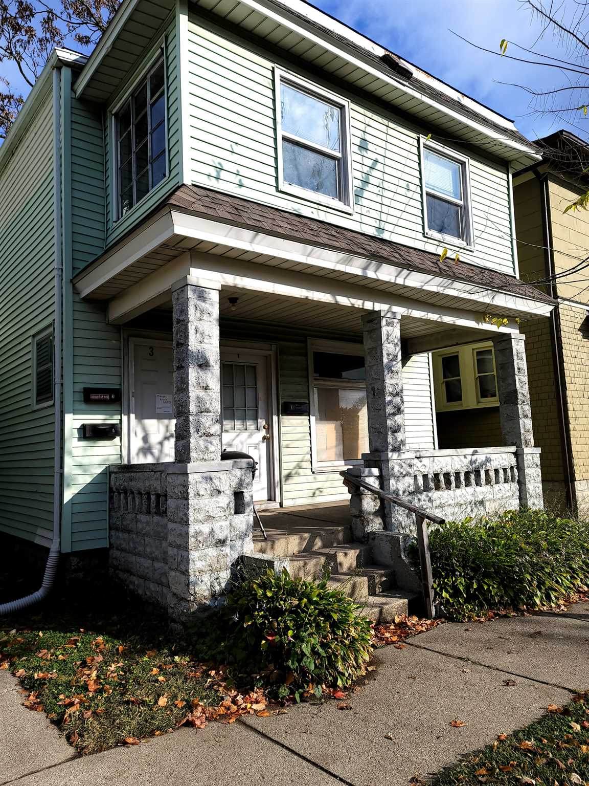 912 Jefferson Boulevard - Photo 1