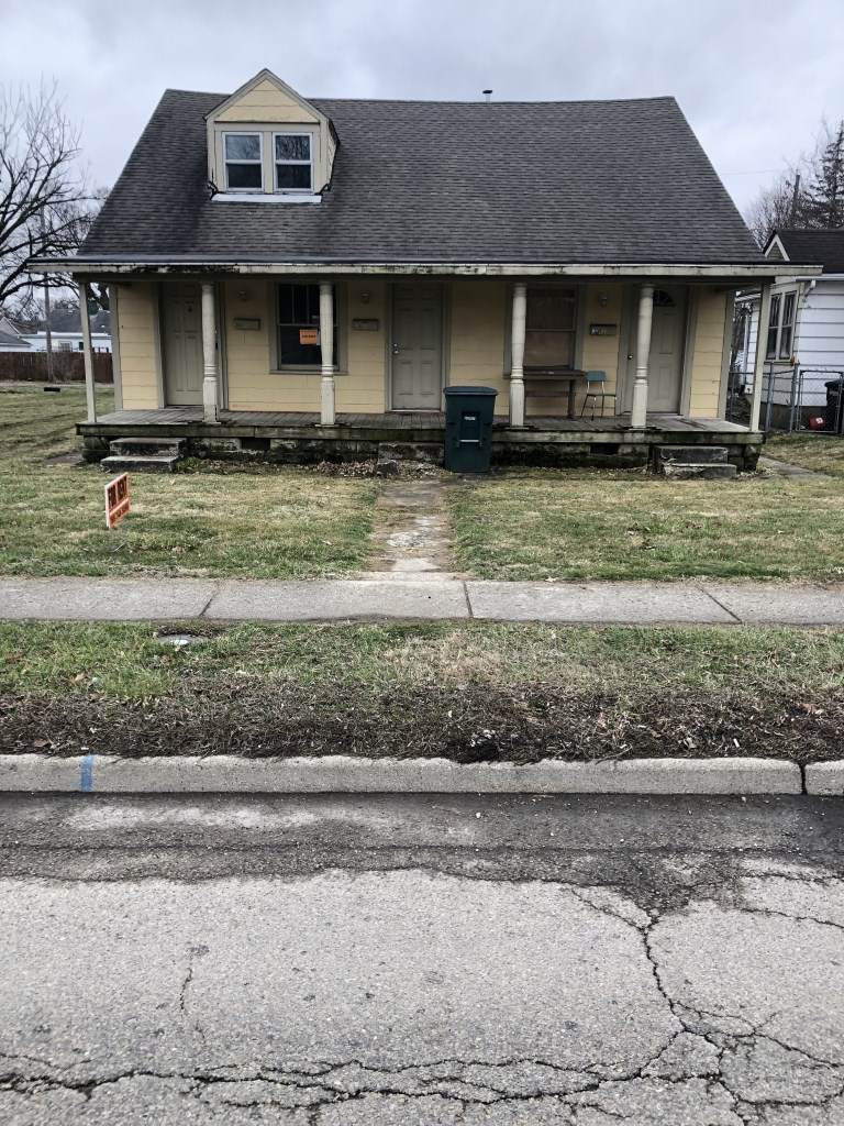 1105 Memorial Drive - Photo 1