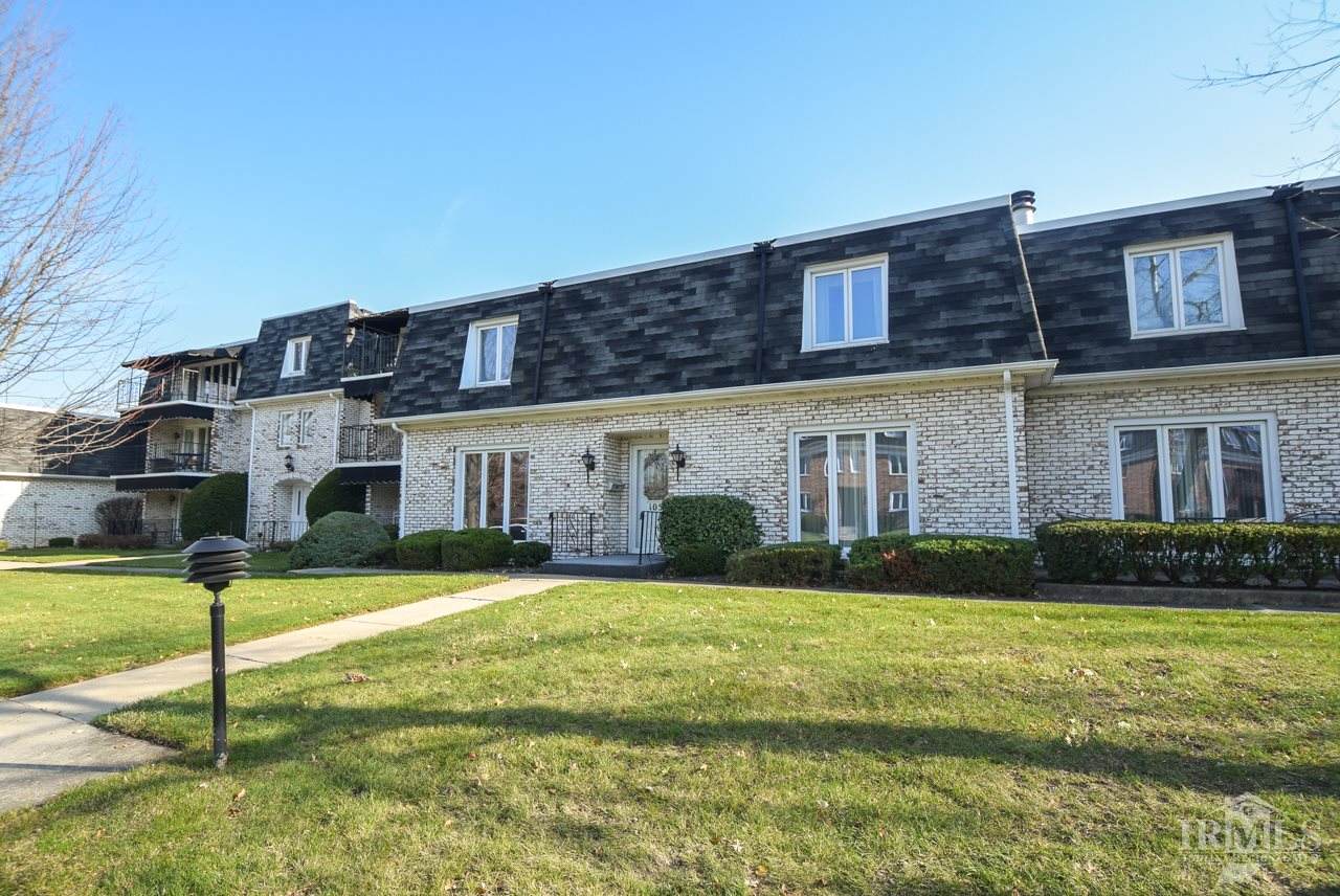 4501 Wheeling Avenue - Photo 1