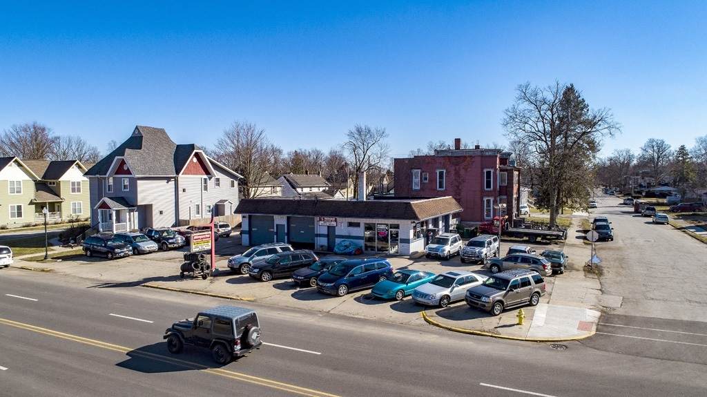 400 Lincoln Avenue - Photo 1