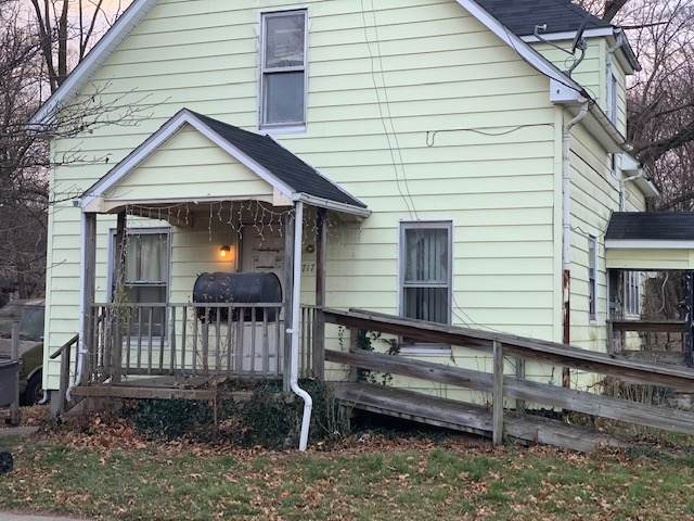 1717 8th Street - Photo 1