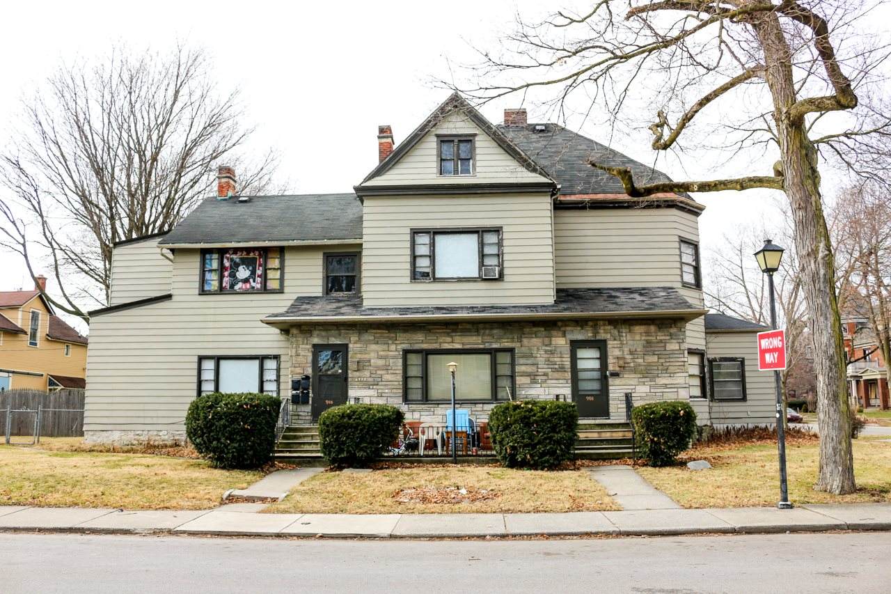 906 Rockhill Street - Photo 1
