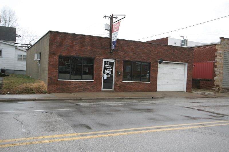 405 Newton Street - Photo 1