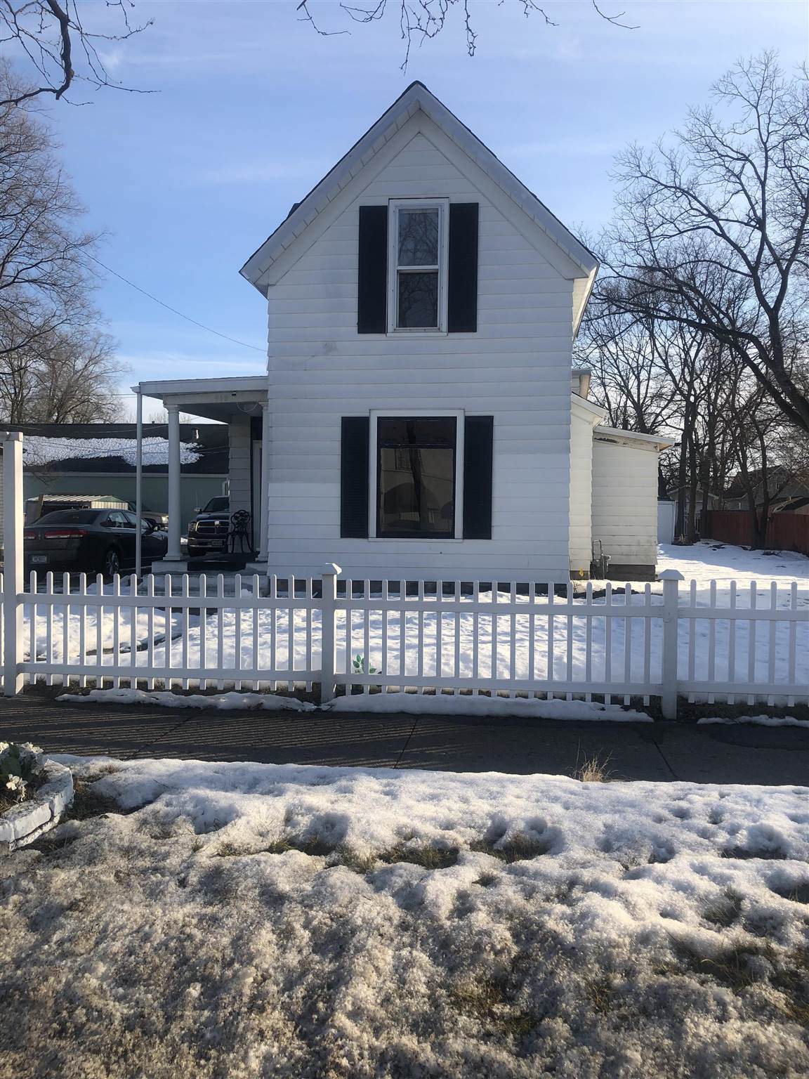 619 Indiana Avenue - Photo 1
