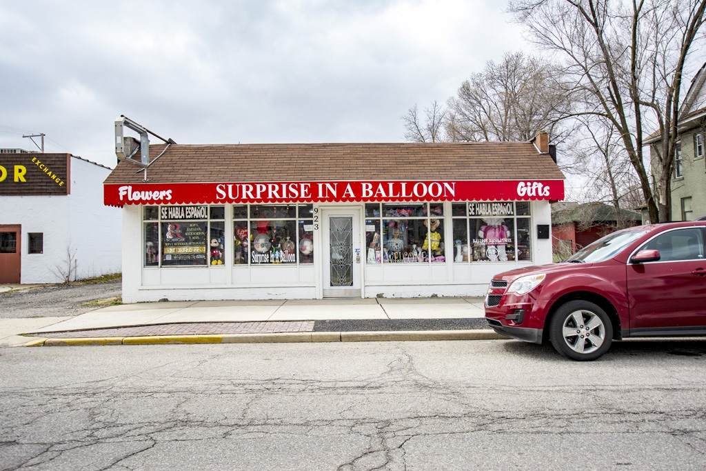 923 Main Street - Photo 1