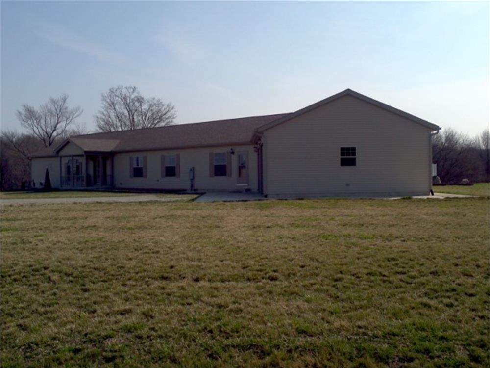 8475 600 West - Photo 1