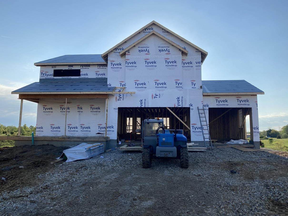 672 Benjamin Street - Photo 1