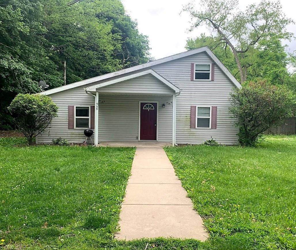 955 Monoquet Street - Photo 1