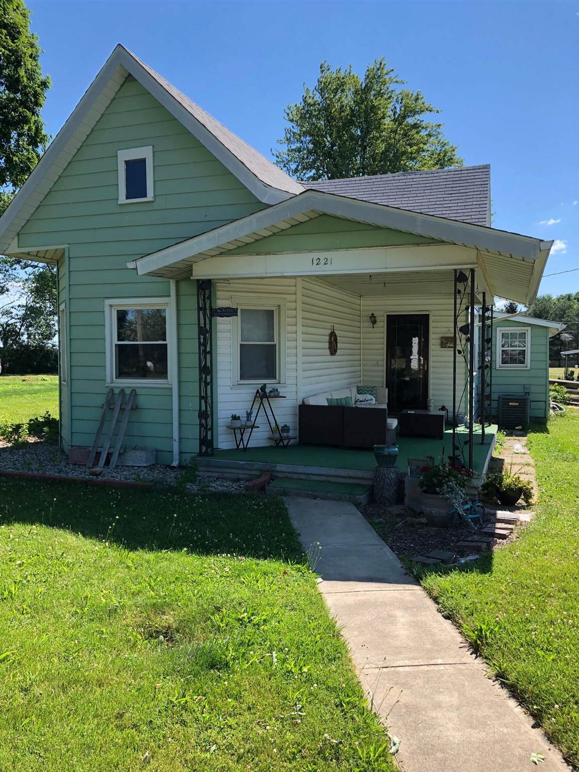 1221 Anderson Street - Photo 1