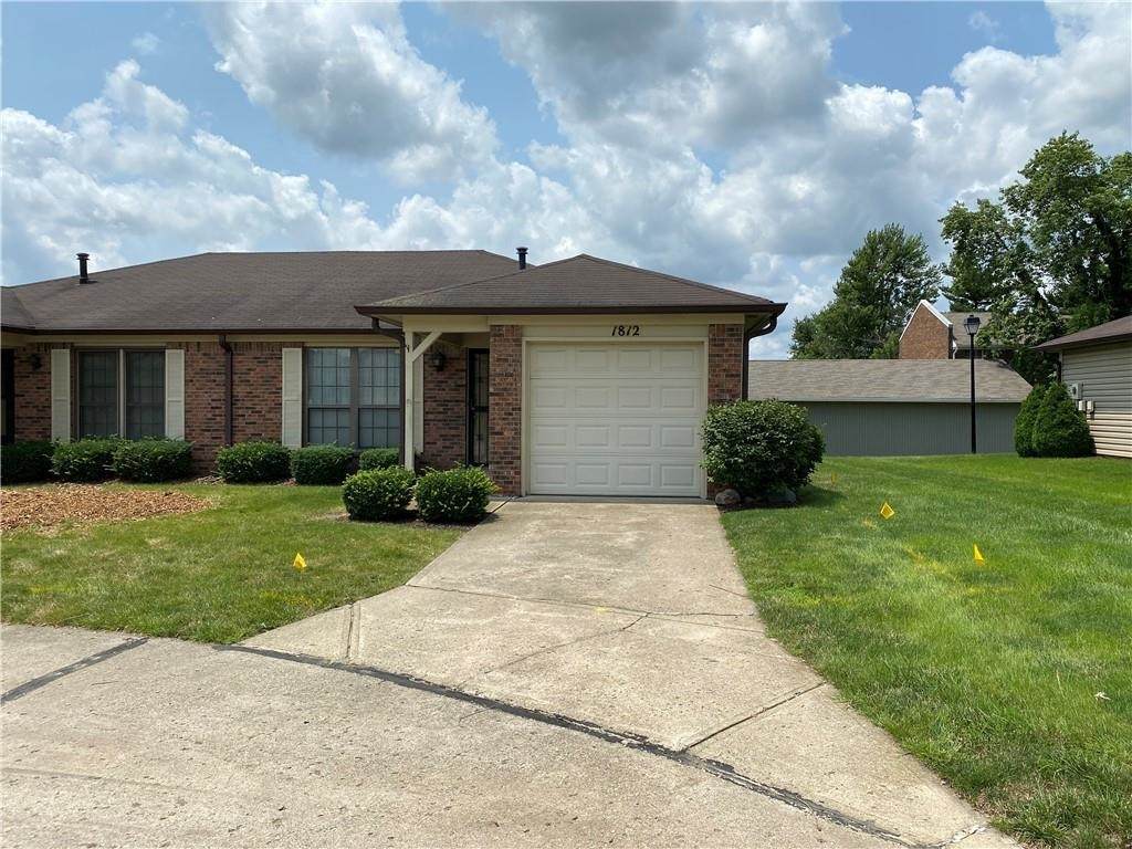 1812 Queensbridge Circle - Photo 1