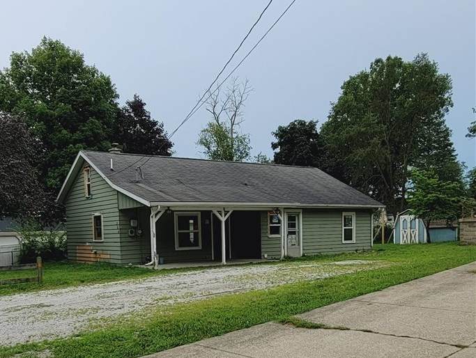 304 Lilac Drive - Photo 1