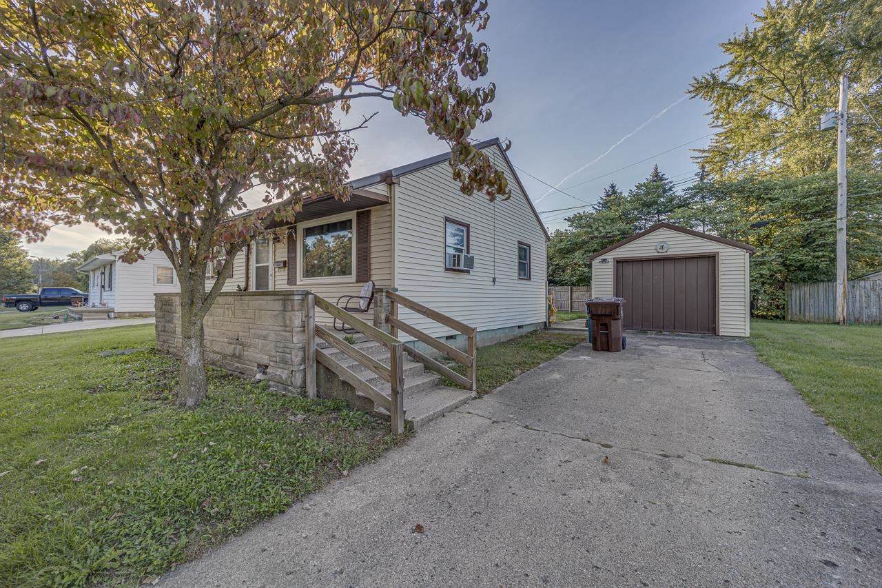 5 Broadmoor Drive - Photo 1