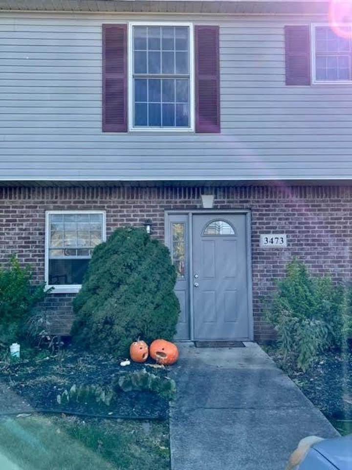 3473 Oaklawn Circle - Photo 1