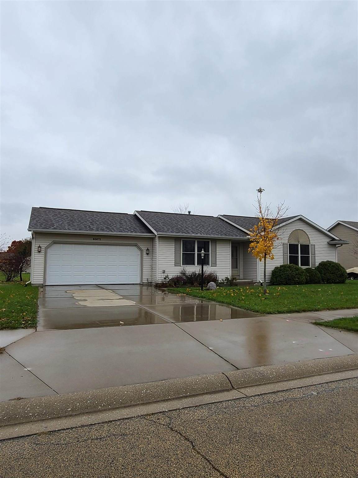 65672 Woodbury Drive - Photo 1