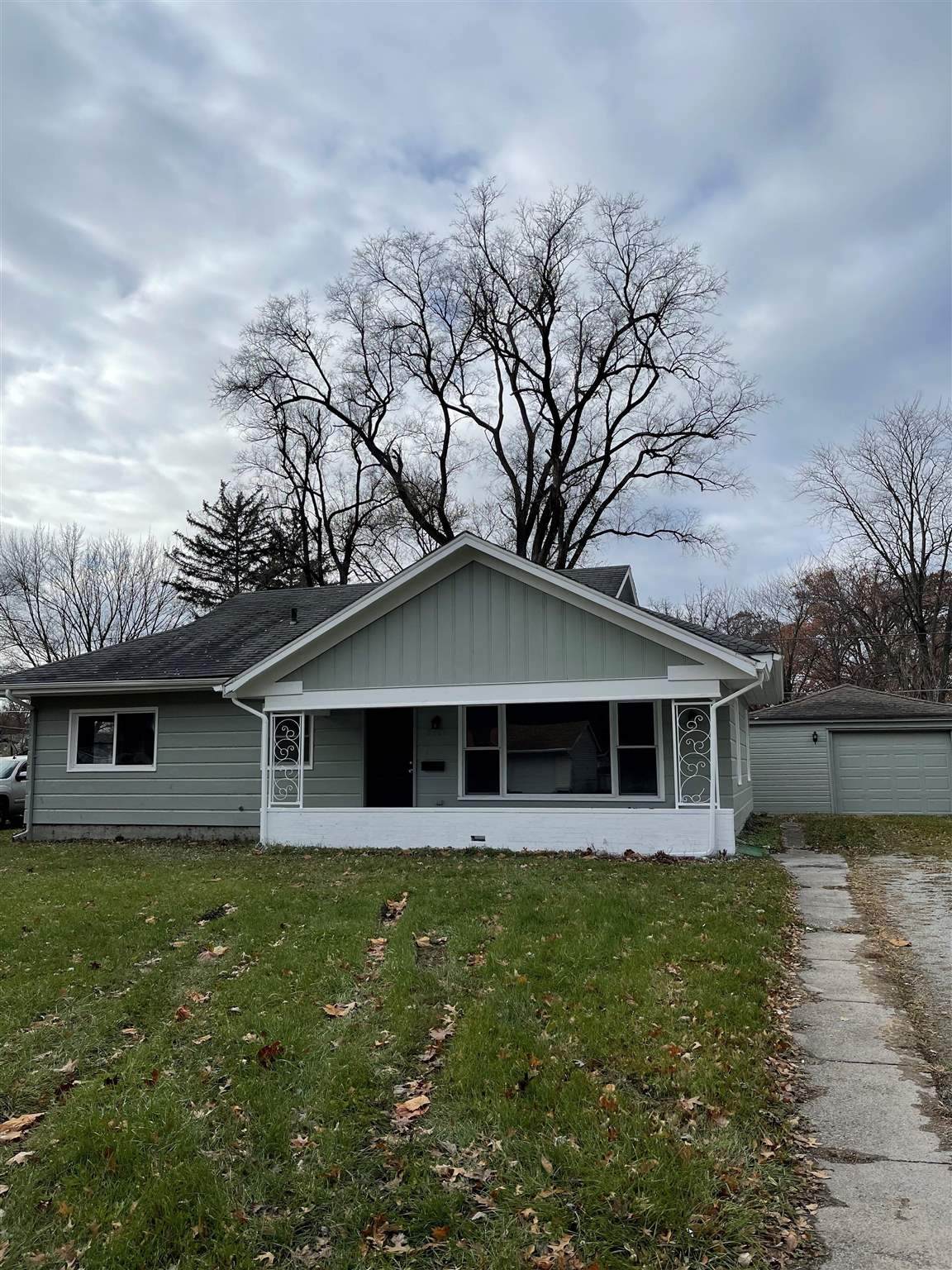3028 Queen Street - Photo 1