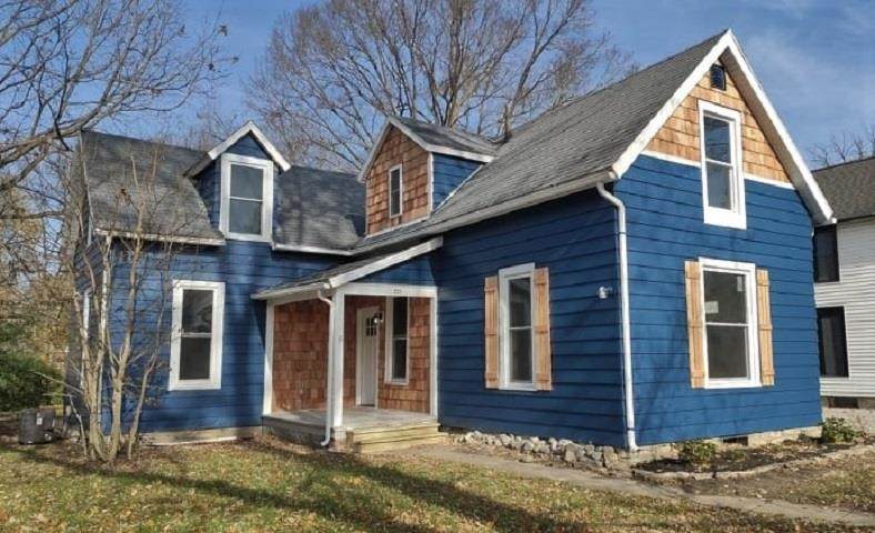558 Hill Street - Photo 1