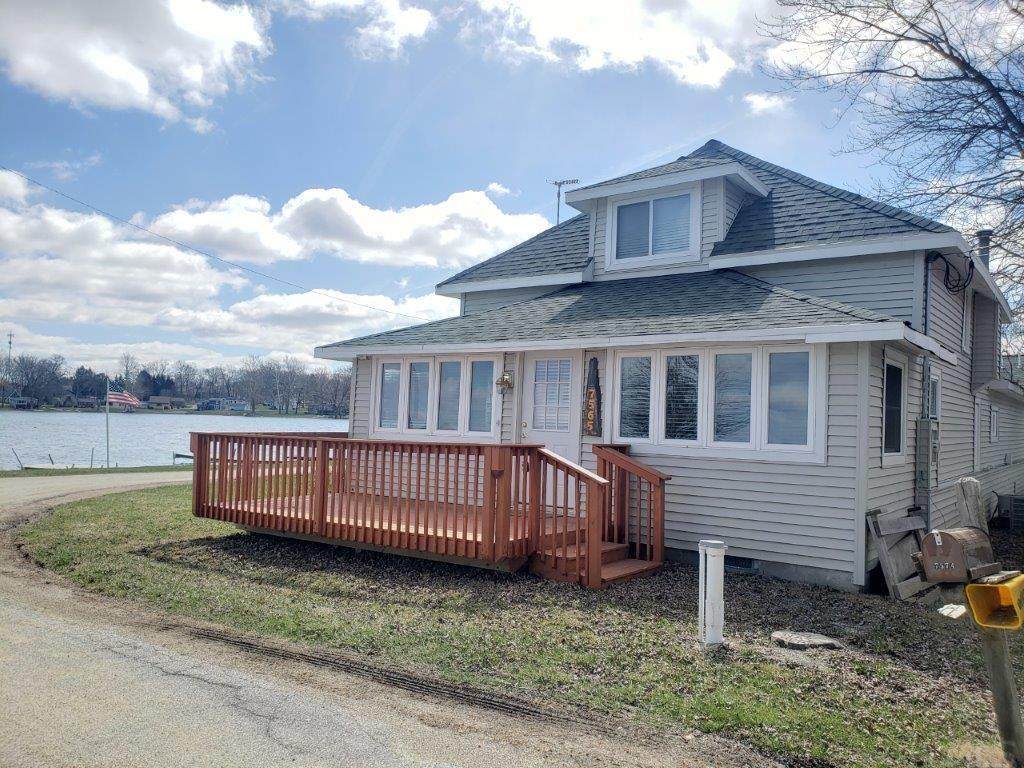7565 Beachwood Avenue - Photo 1