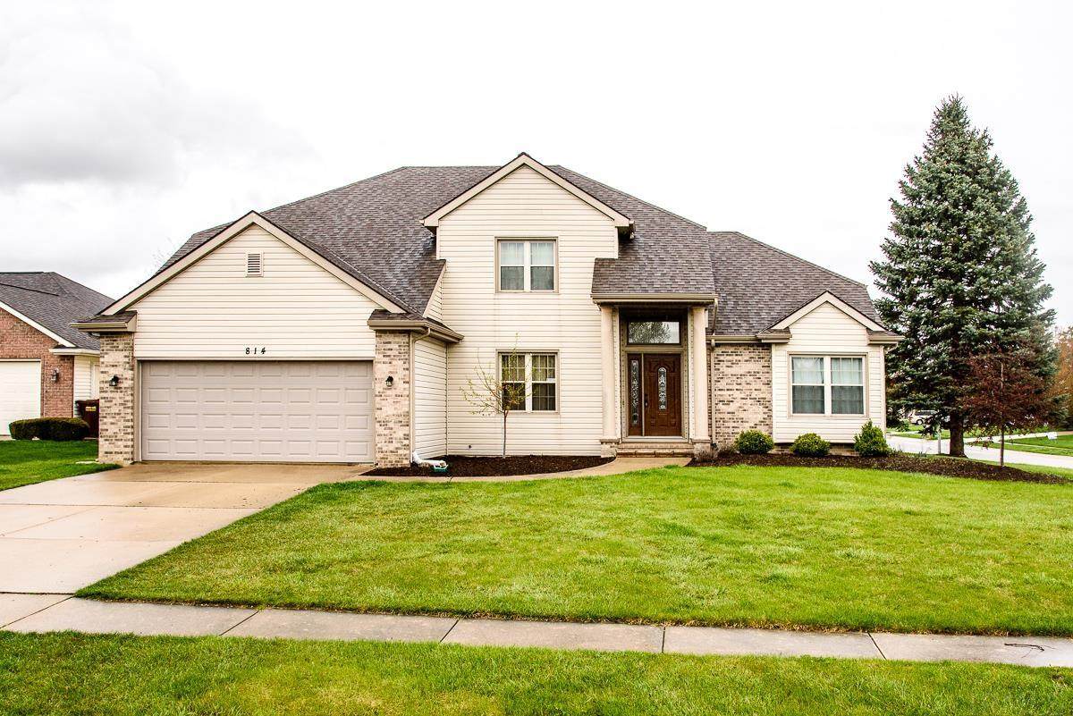 814 Lakeview Drive - Photo 1