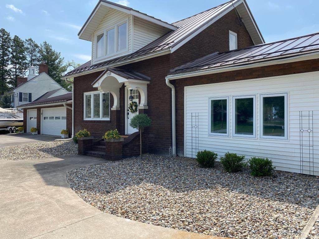 1723 Greenleaf Boulevard - Photo 1