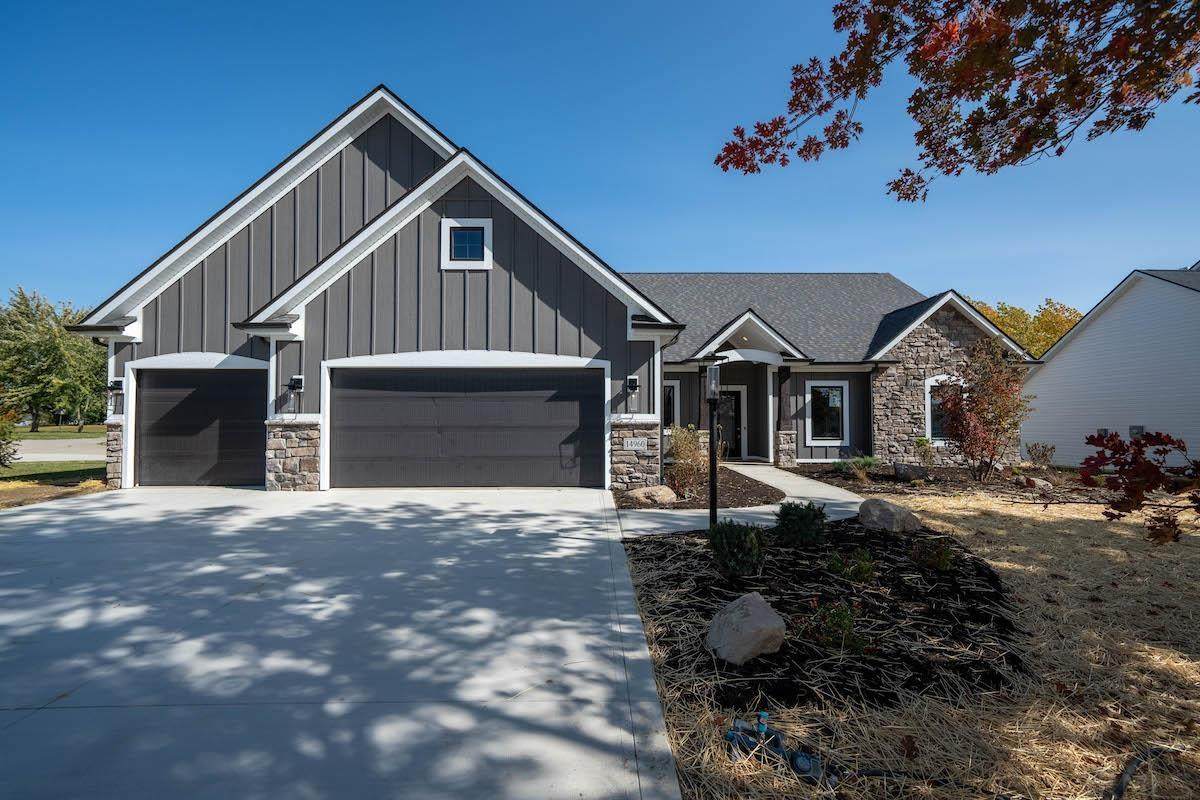14960 Leo Creek Boulevard - Photo 1