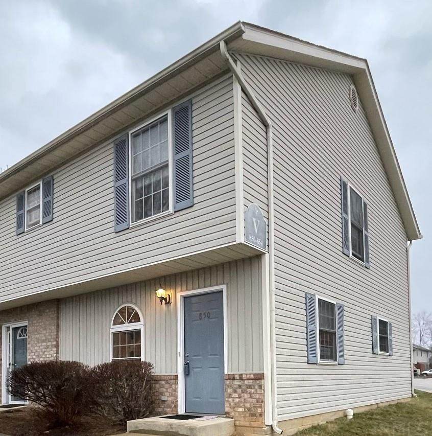 850 Sherwood Hills Drive - Photo 1