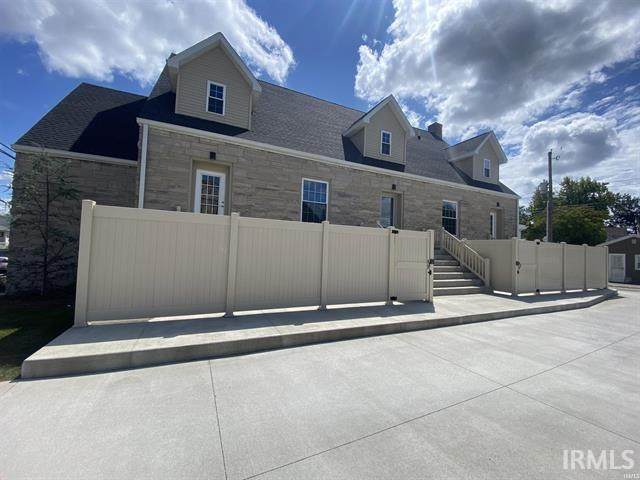 823 Hart Street - Photo 1