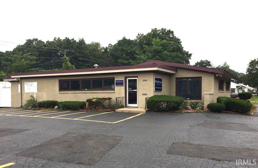 2955 Mckinley Avenue - Photo 1