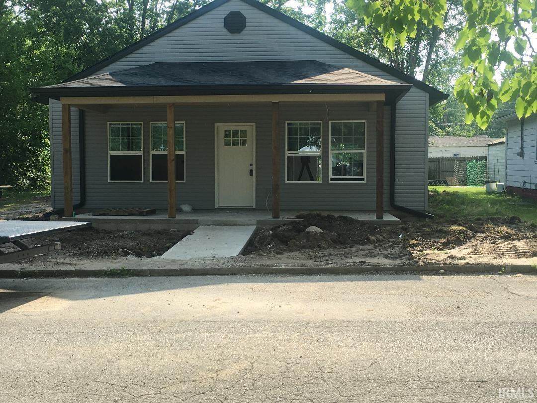 205 Calumet Street - Photo 1