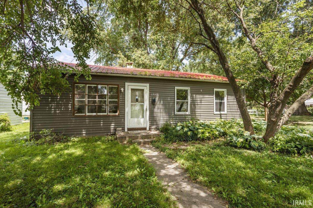 2206 Charles Street - Photo 1
