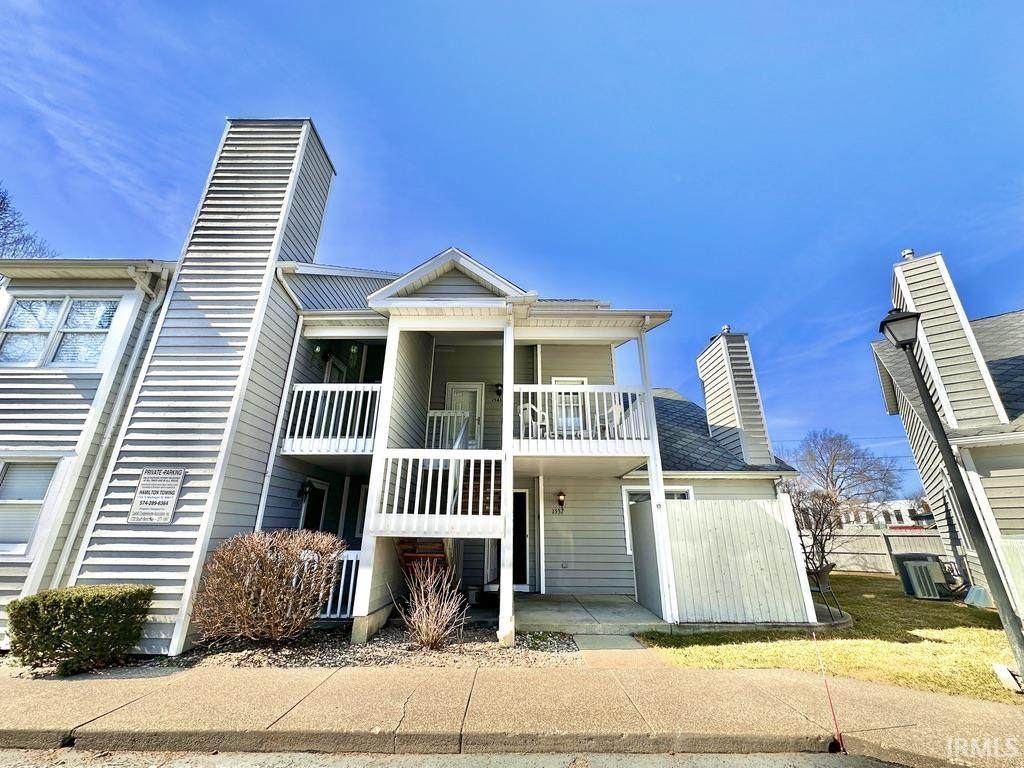 1537 Oakhill Drive - Photo 1