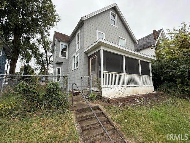 721 6th Street - Photo 1