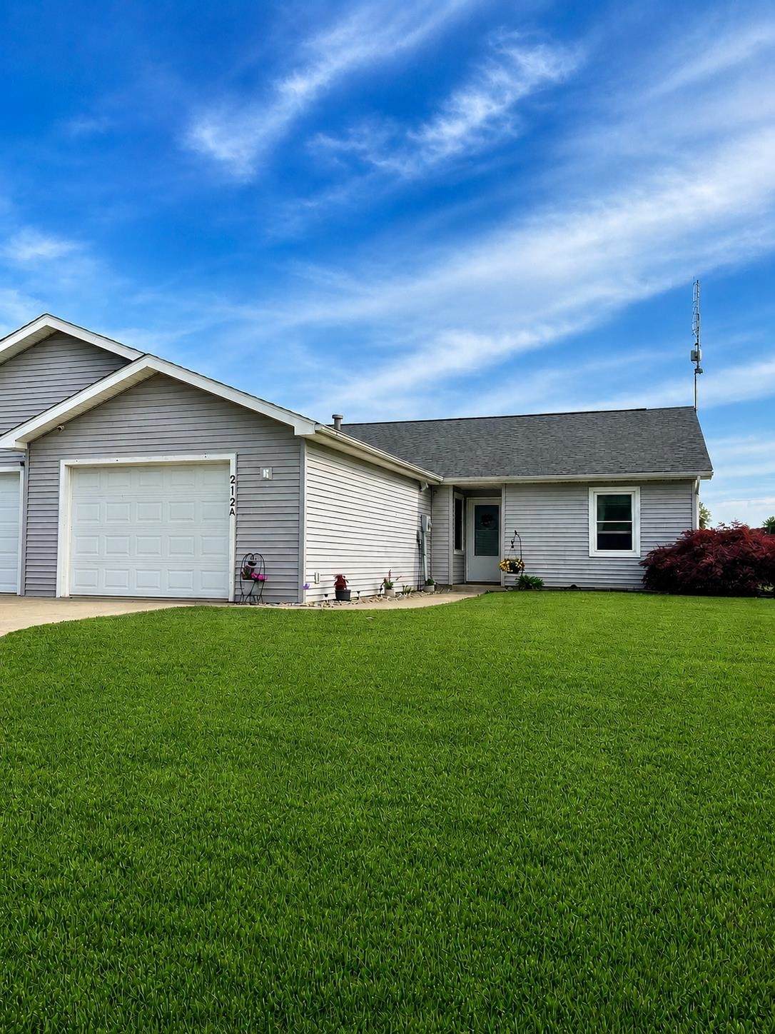 212 Deborah Drive - Photo 1