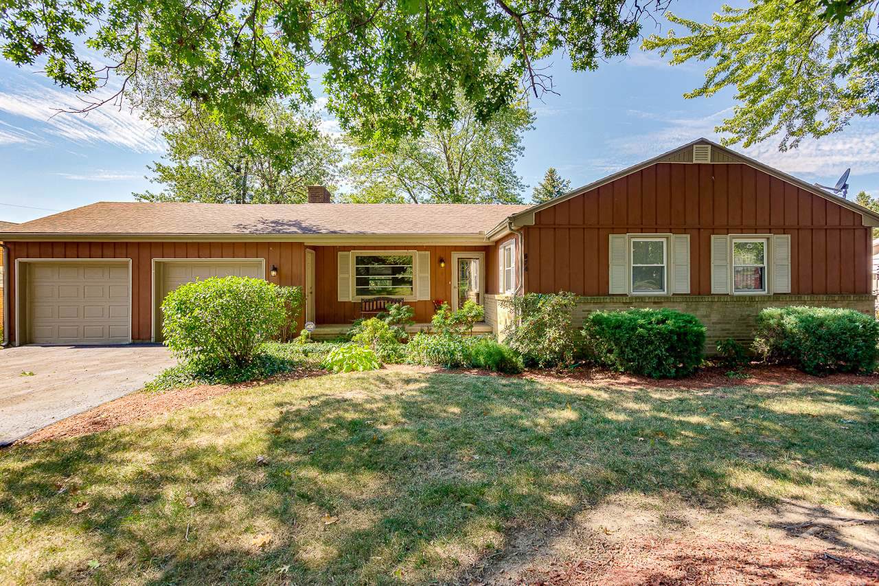 674 Fairway Dr. - Photo 1