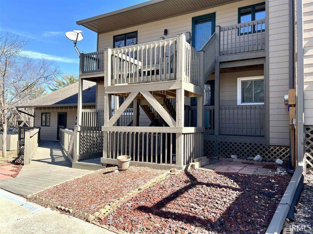 9479 Lake Ridge Drive - Photo 1