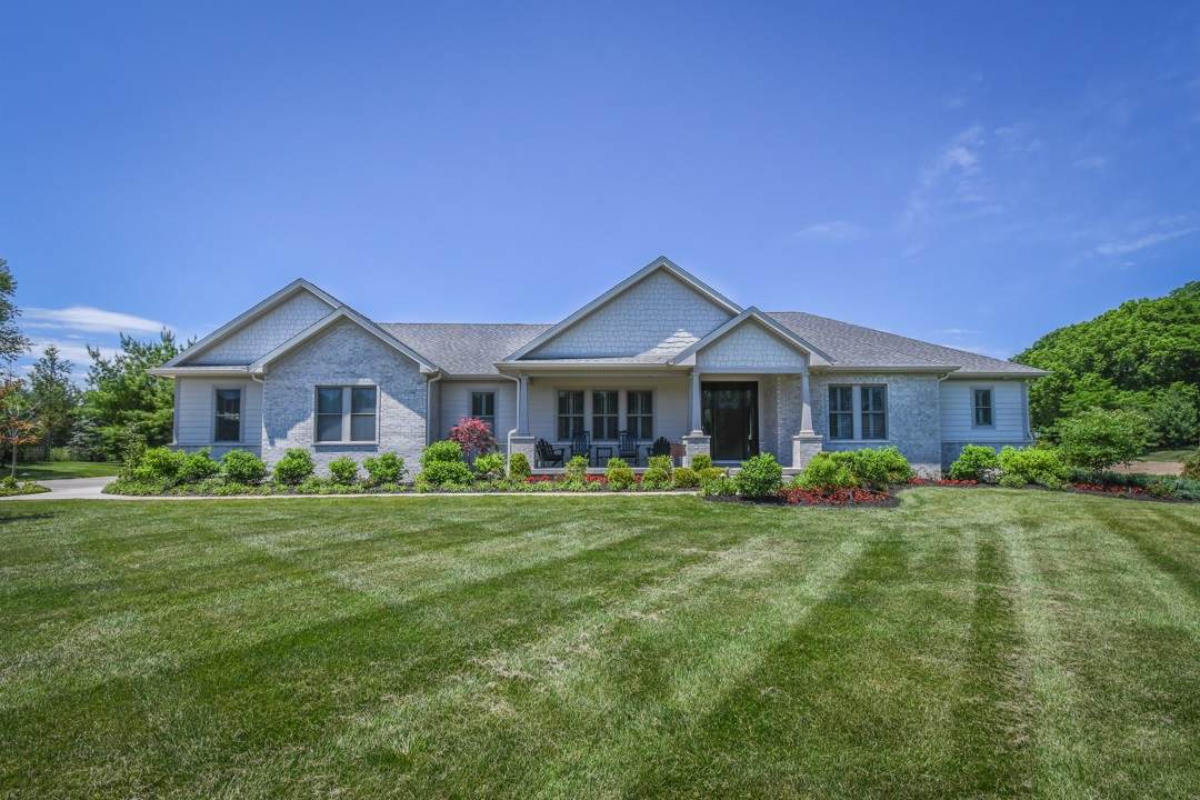 1224 Parview Drive - Photo 1