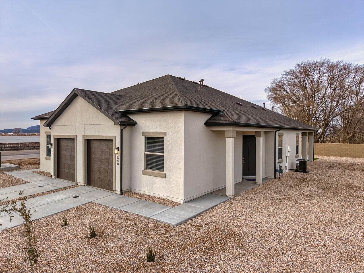 3090 Runway Dr - Photo 1