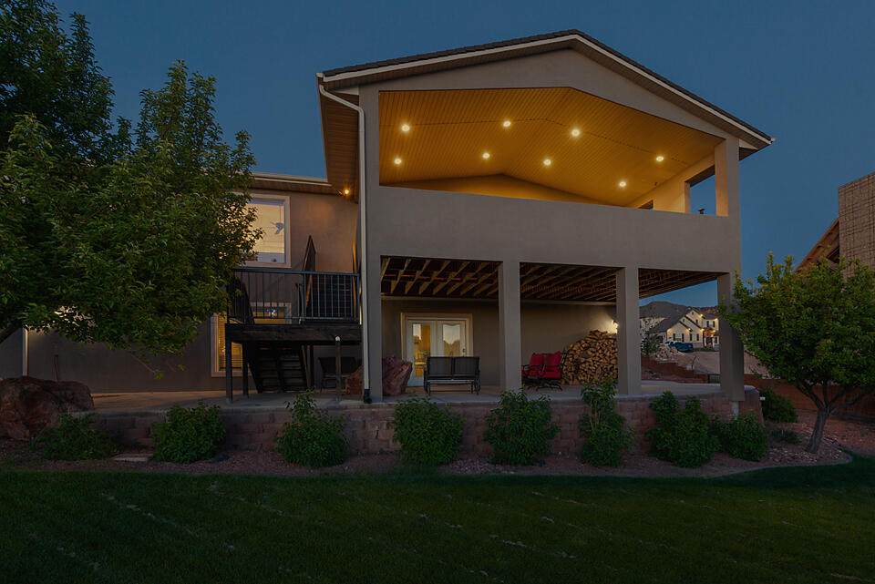 1281 Ridgeway Dr - Photo 1