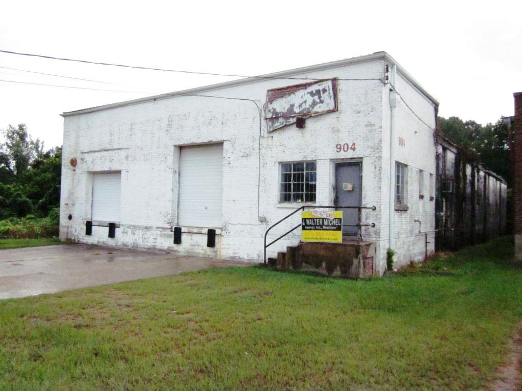 904 Wholesale Row - Photo 1