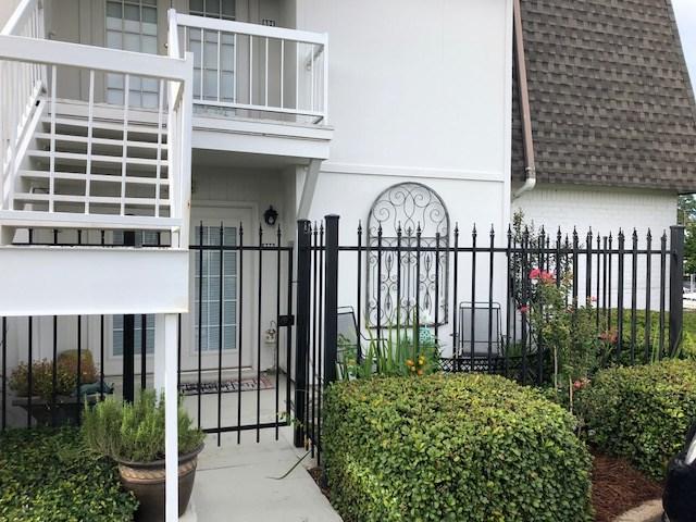 550 Post Rd - Photo 1