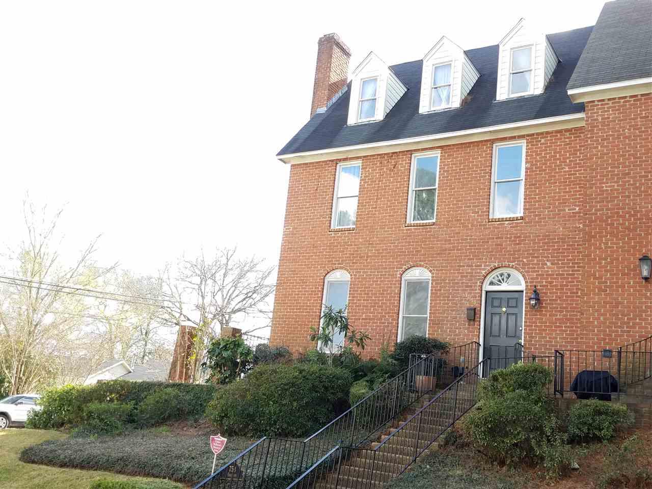 753 Oakwood St - Photo 1