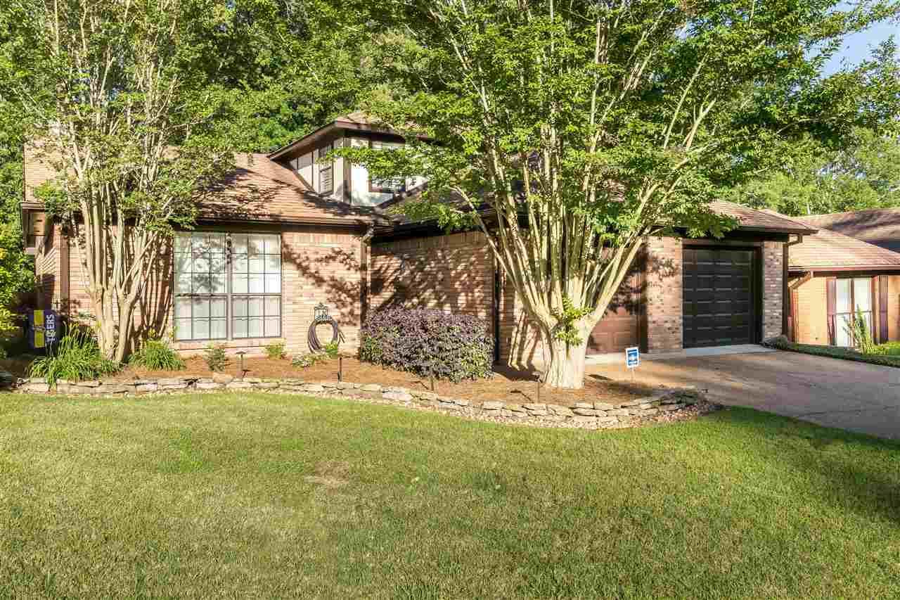 443 Bradford Dr - Photo 1