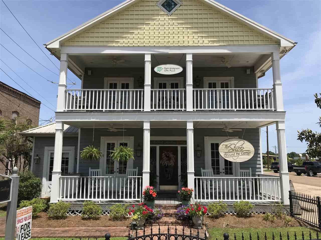 100 Depot St - Photo 1