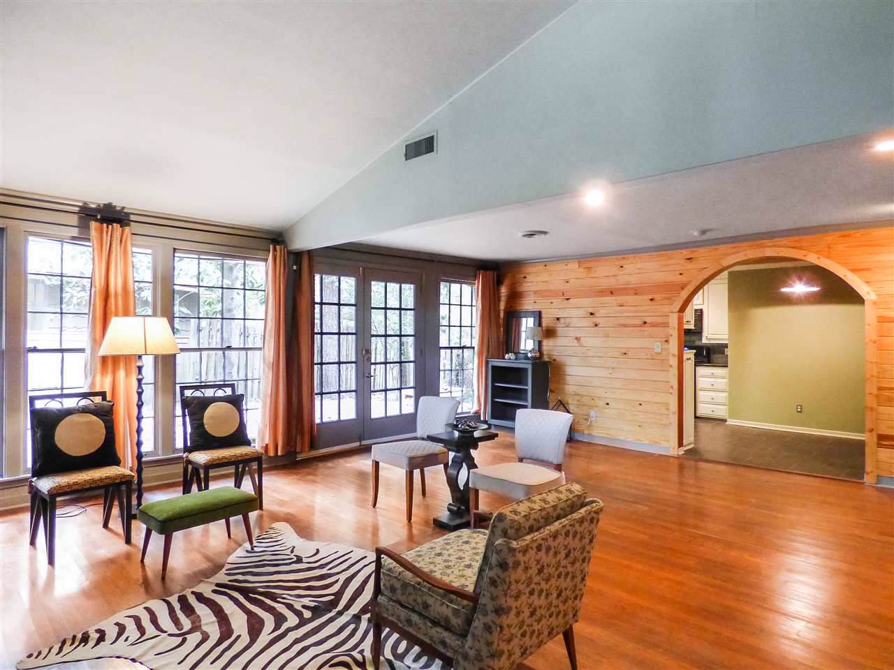 4020 Berkley Dr - Photo 1