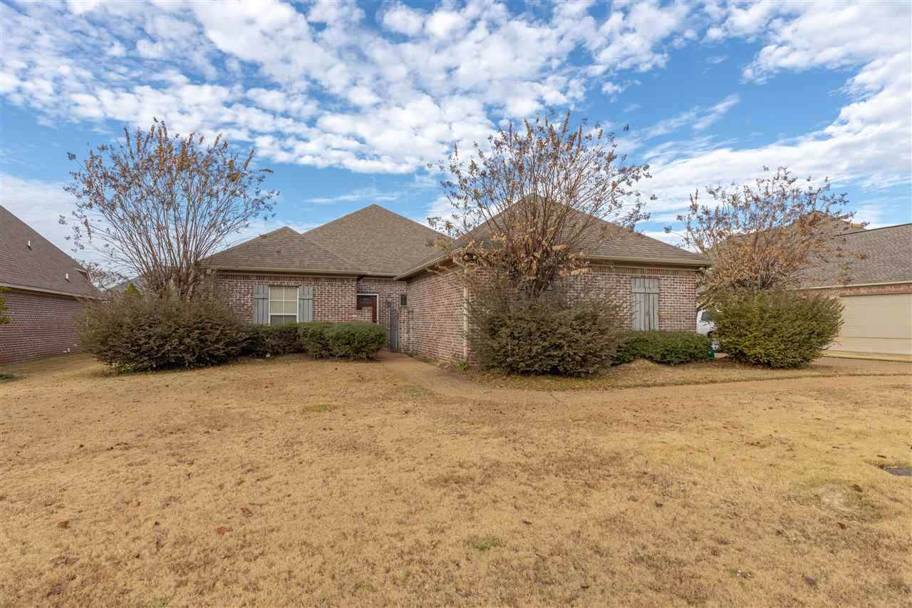 648 Boxwood Pl - Photo 1